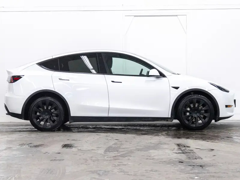2022 Tesla Model Y64805318704899121