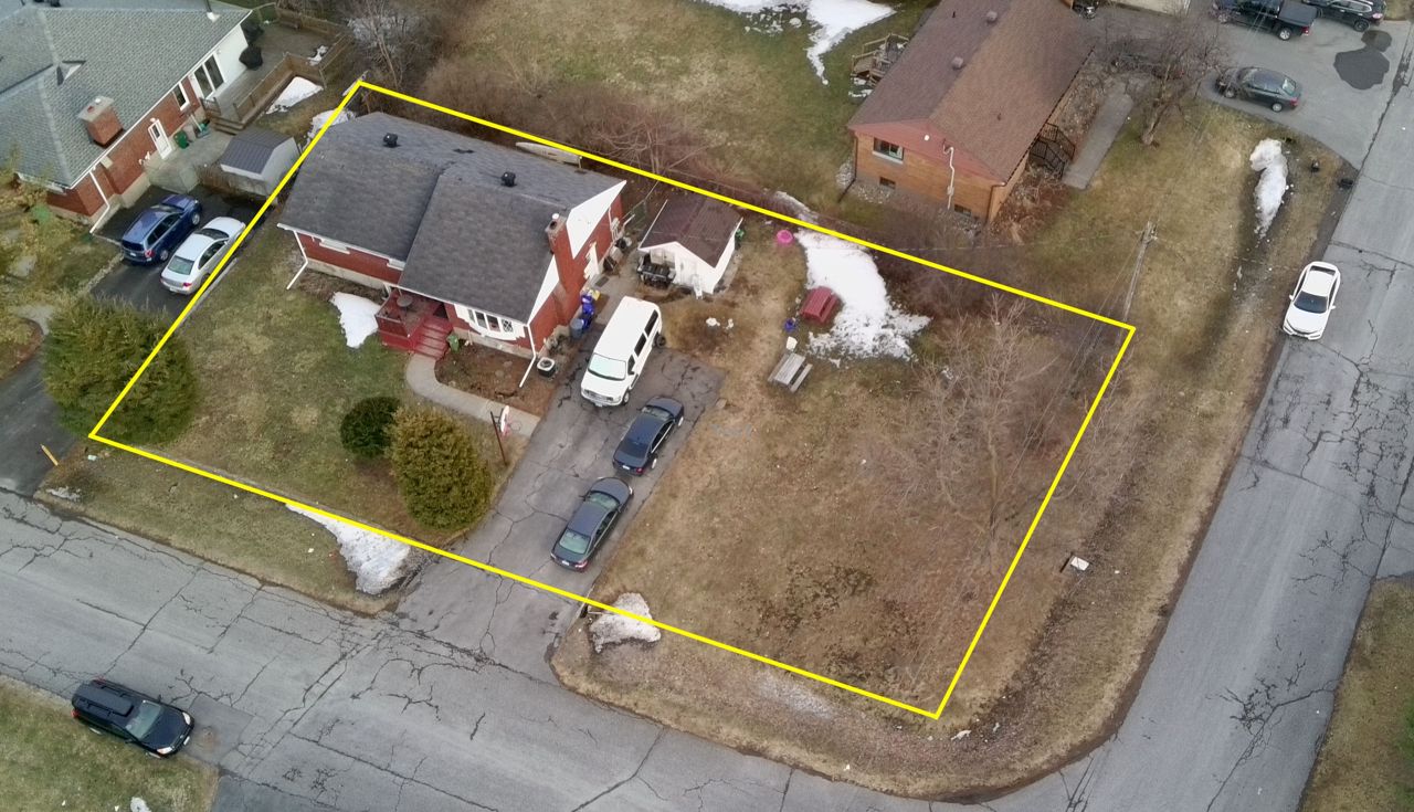 176 OAKRIDGE Boulevard
