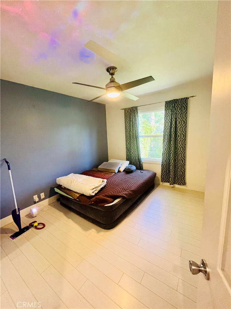 22149 Victory Boulevard Woodland Hills CA, 9130363626208075011121