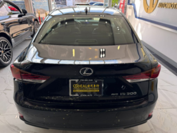 2017 LEXUS IS 30063333439093889121