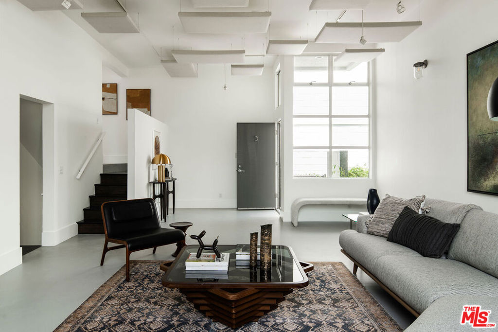 558 Rose Avenue, Venice CA, 9029164089431707137122