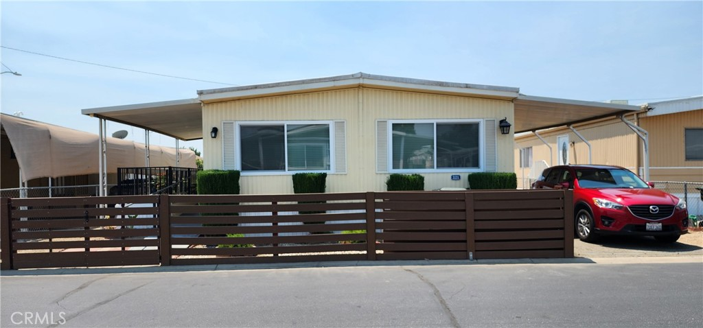3825 Crestmore Road 321, Riverside CA, 9250963589253568897120