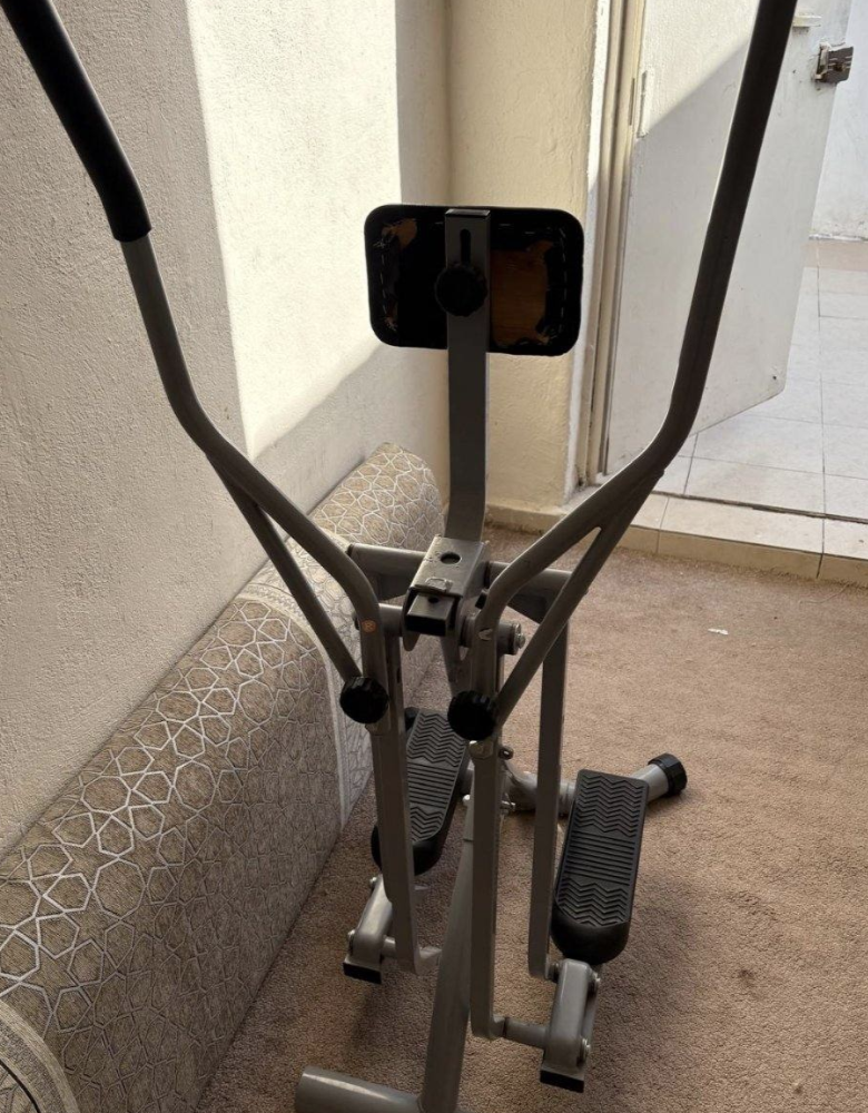 I have a Gazal device for light use, for communication, WhatsApp messages, and delivery to the buyer.