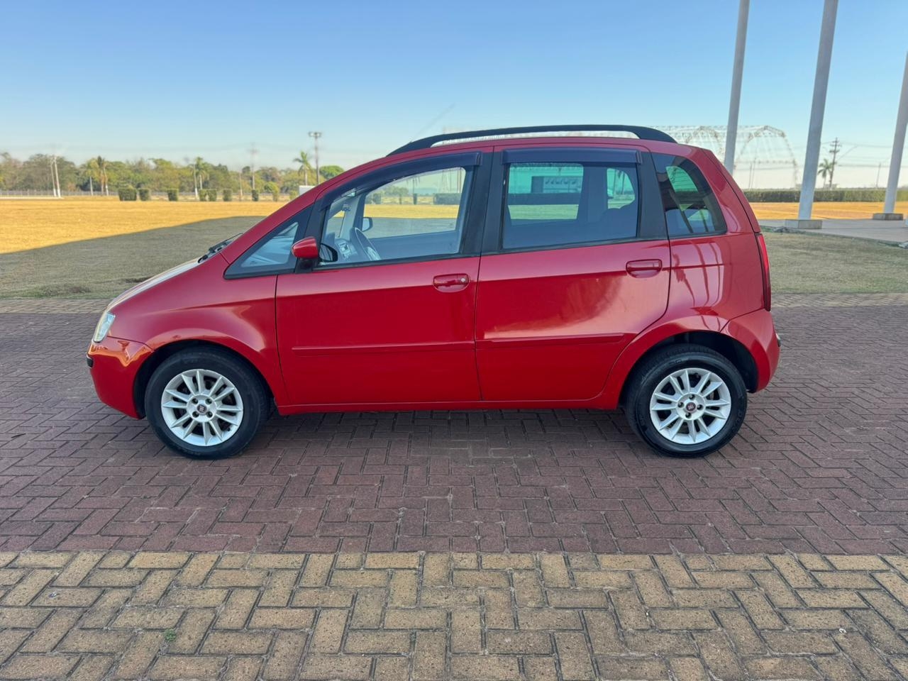 Idea ELX 1.4 8V 2010 Vermelha Manual flex com 245001 km65003671225475122
