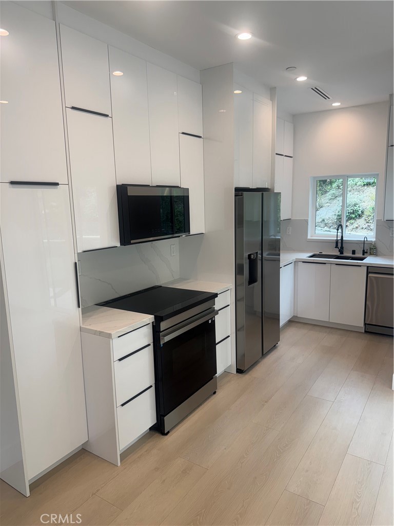 4602 Poe Woodland Hills CA, 9136463868248691457121