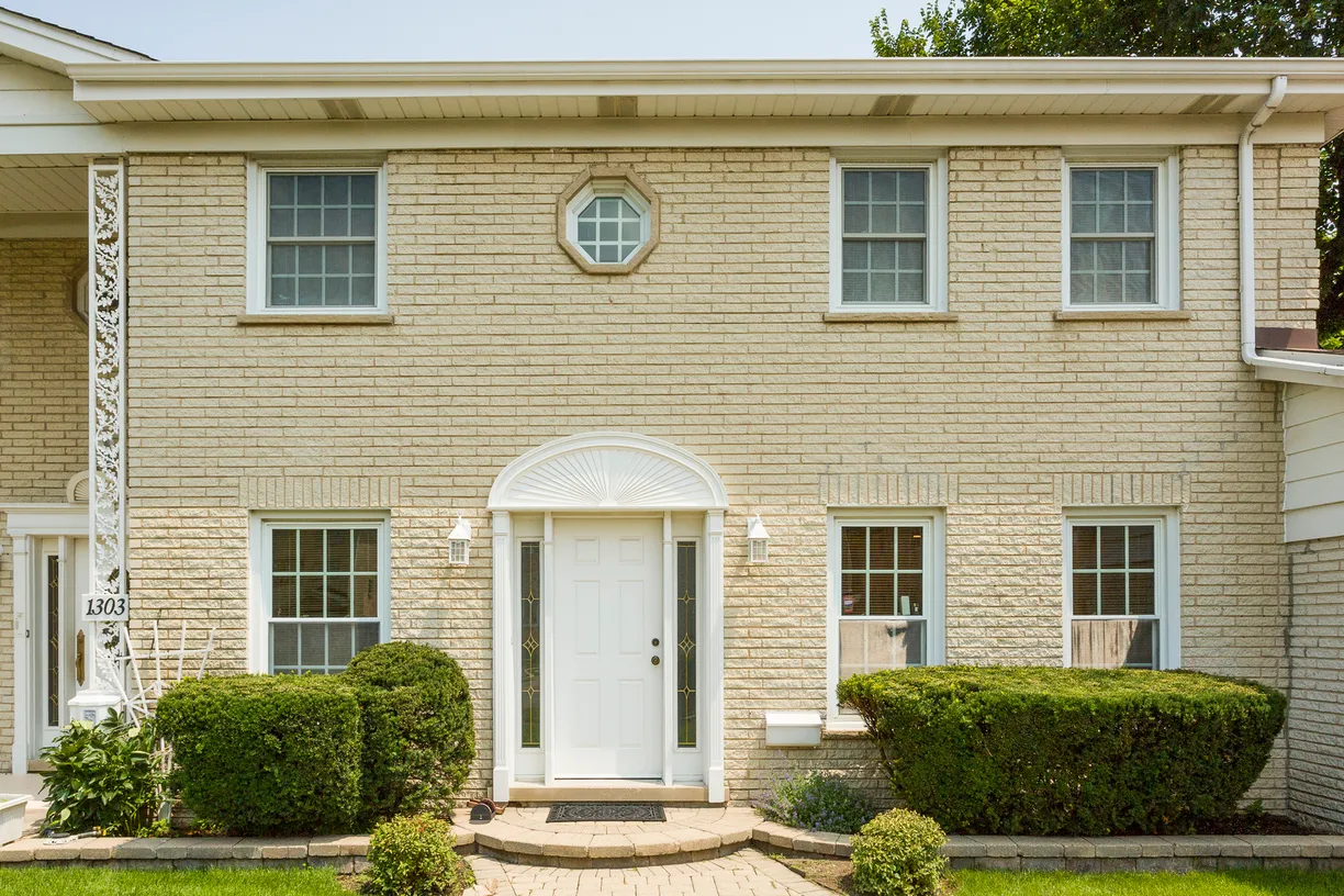 1301 N Northwest Highway64942338802434120