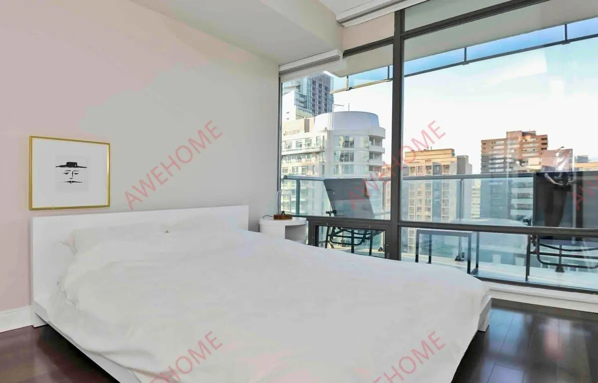 Exquisite Yorkville 1 Bedroom Condo63753844041729121