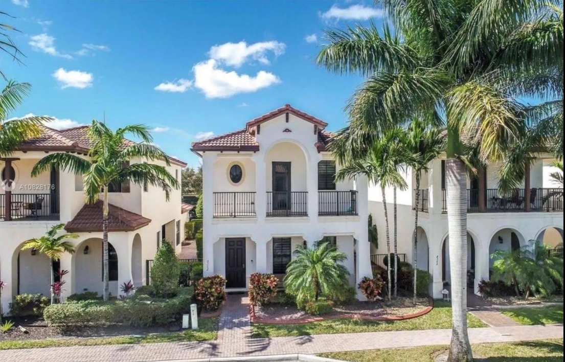 8362 NW 39th