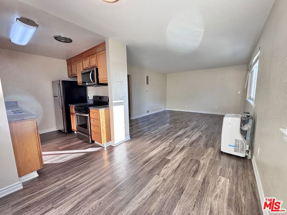 1800 N Alvarado Street 3 Los Angeles CA, 9002664121545092611121