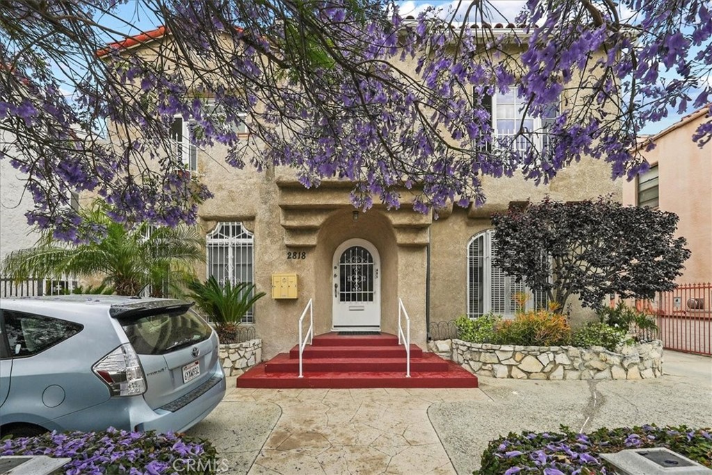 $3,200/month 2818 2818 S Bronson B Los Angeles CA, 9001864067908120835120