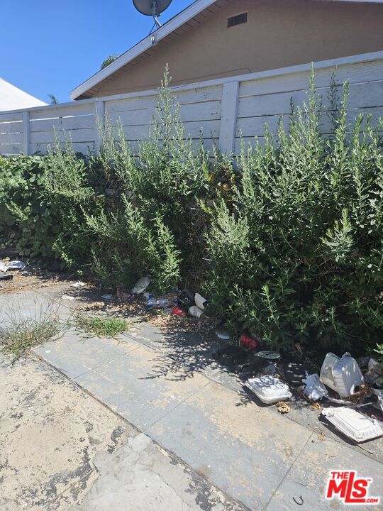 6072 Gifford Avenue, Huntington Park CA, 9025563656865924353122