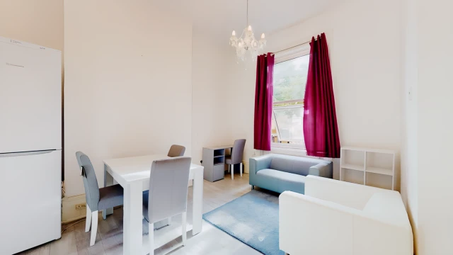 1 Bed 1 Bath Warwick Road 23411#, London