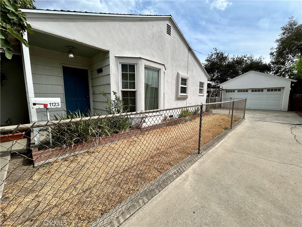 1123 E 29th, San Bernardino CA, 9240463878971866369120