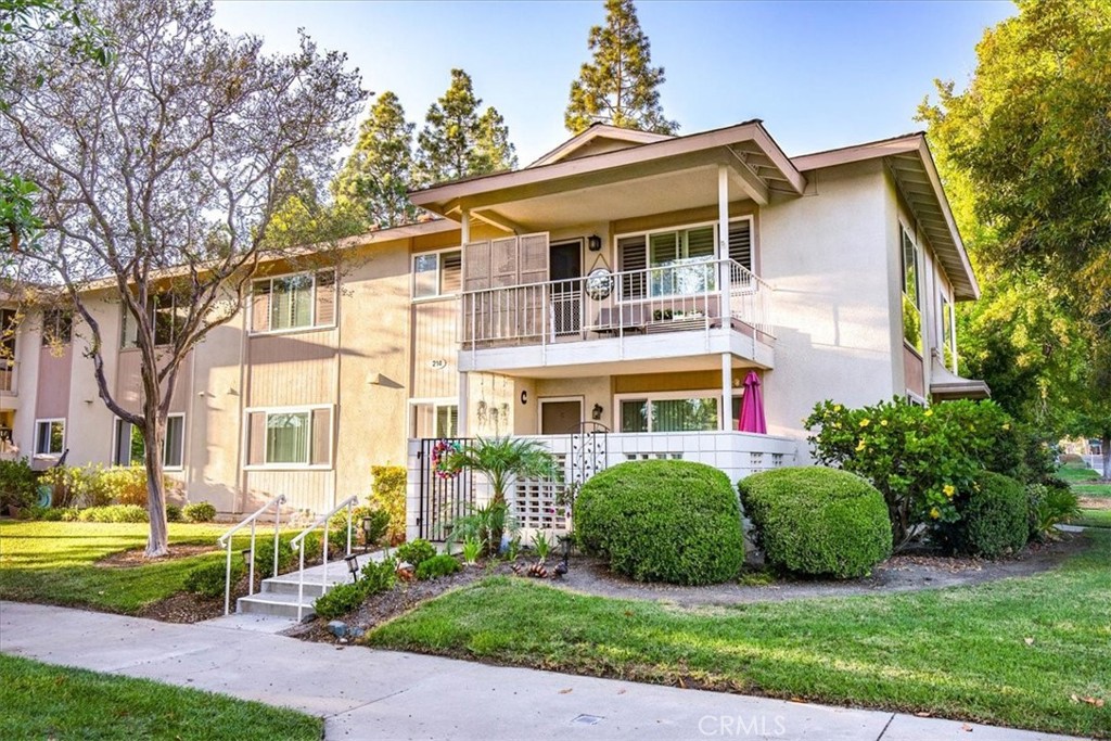 214 Avenida Majorca P Laguna Woods CA, 9263764129749915650120