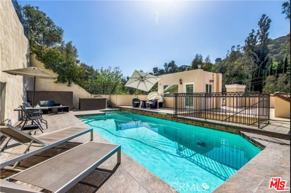 2328 Benedict Canyon Drive Beverly Hills CA, 9021063711539686403120