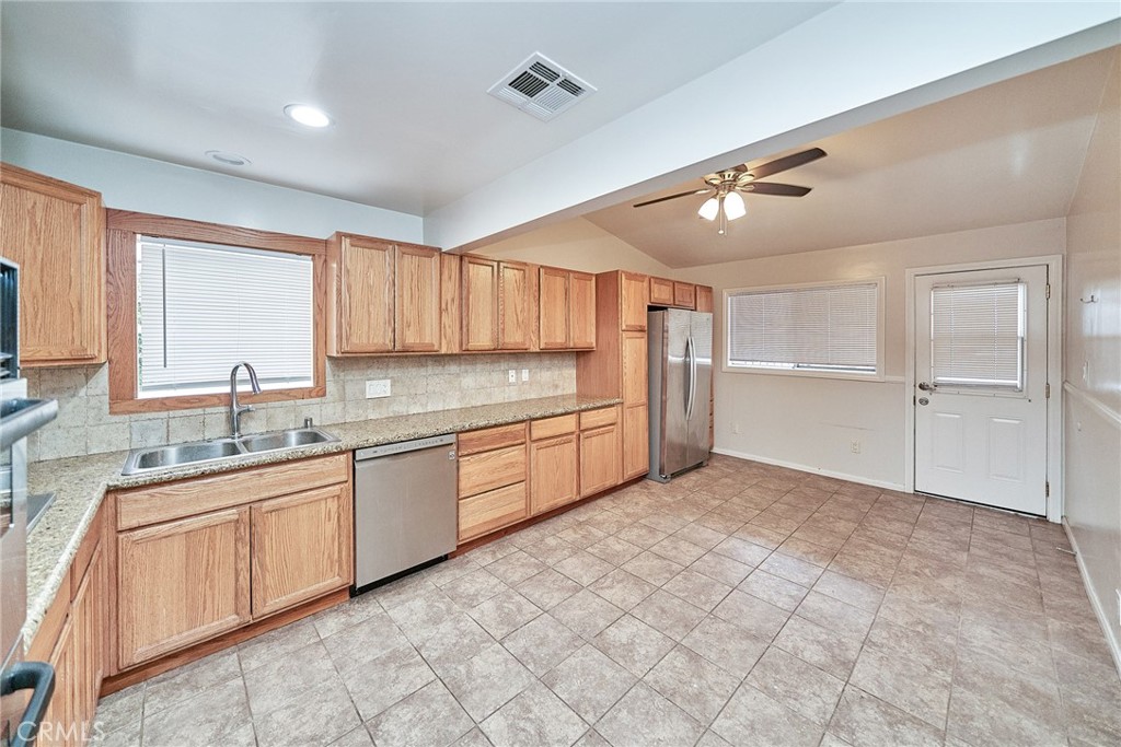 3251 Honolulu Avenue Glendale CA, 9121463867999709059120