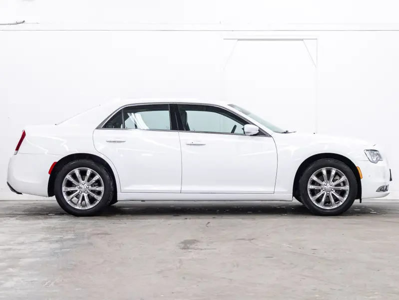 2021 Chrysler 300