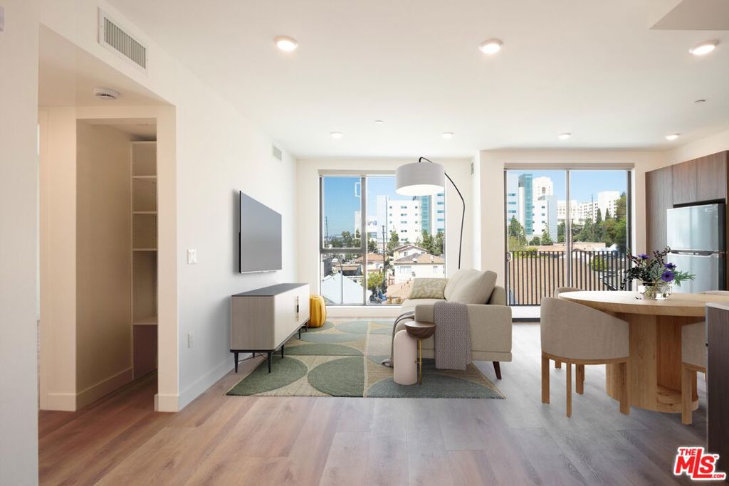 1126 N Cornwell Street PH 1 Los Angeles CA, 9003364087032351361121