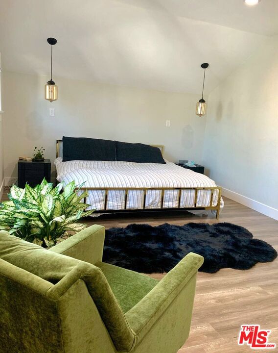 1319 12th Avenue Los Angeles CA, 9001963711596815361122