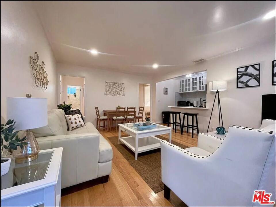 834 Lincoln Boulevard 1 Santa Monica CA, 9040364111227374467122