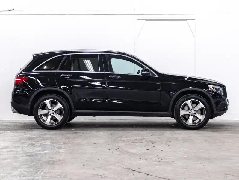 2017 Mercedes-Benz GLC64154092175617124