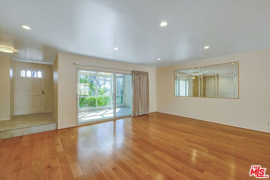 9634 VIA RIMINI 118 Burbank CA, 91504
