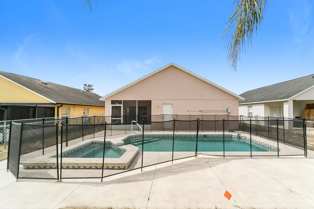 3 bed 2 bath  1,415 sqft