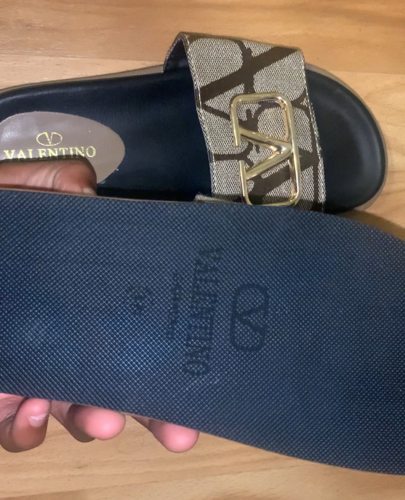 Sandalias Valentino talla 8.