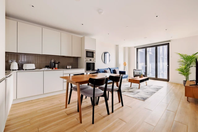 Executive Two Bedroom Apartment London Croydon, London