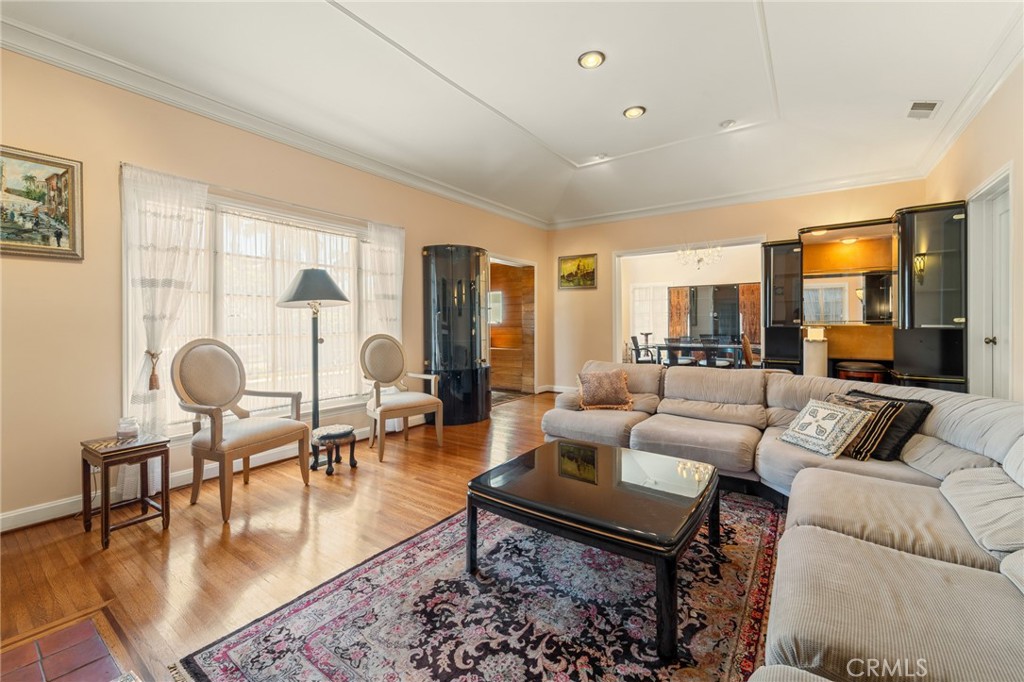 233 S Swall Drive Beverly Hills CA, 9021163710399701379122