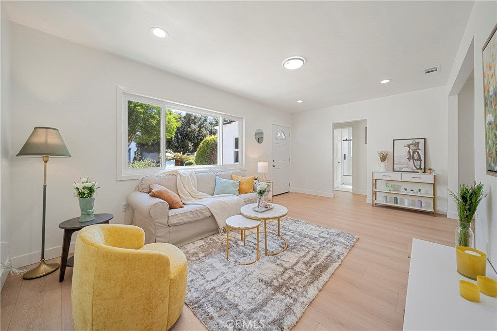 3211 W Jeffries Avenue, Burbank CA, 9150563588040030081120