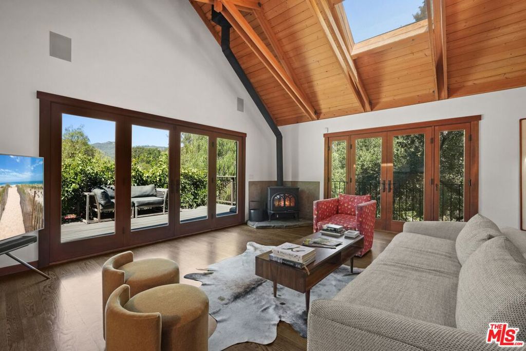 21344 Colina Drive Topanga CA, 9029063770126318851120