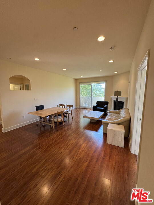 11722 Ohio Avenue 204 Los Angeles CA, 9002564122203027587122
