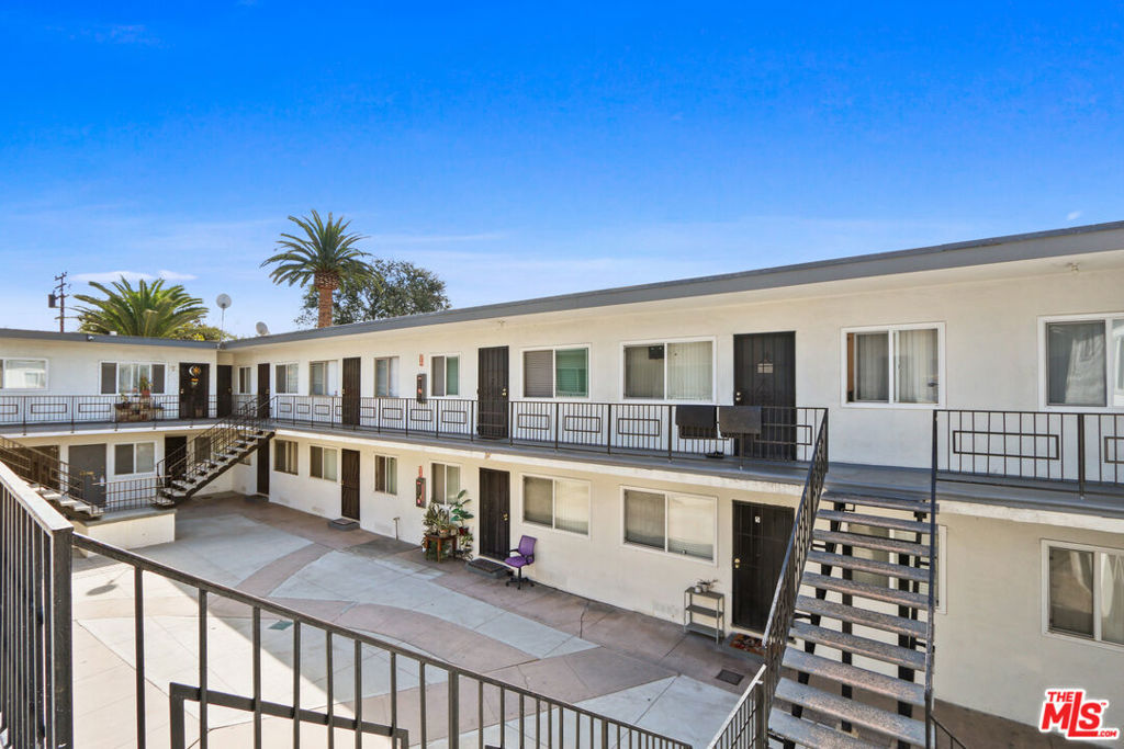 115 N Oak Street 15 Inglewood CA, 9030164133420561793120
