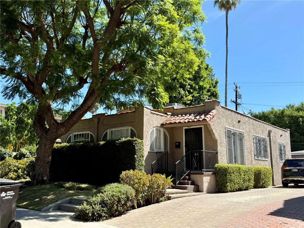 1016 N Harper West Hollywood CA, 9004664133632822403121