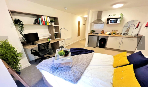 Q Studios64621150200451120