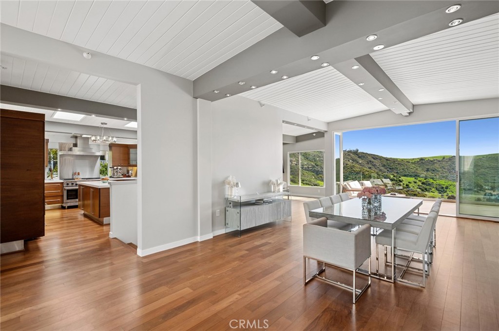 2085 Temple Hills Drive, Laguna Beach CA, 9265164065466664450122