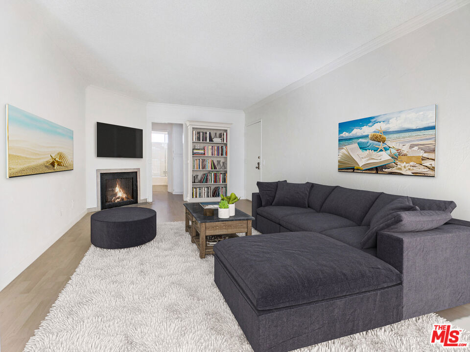 1538 11th 3 Santa Monica CA, 9040164133988343298120