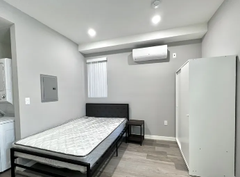 1370 W 35th Pl63432743472385121
