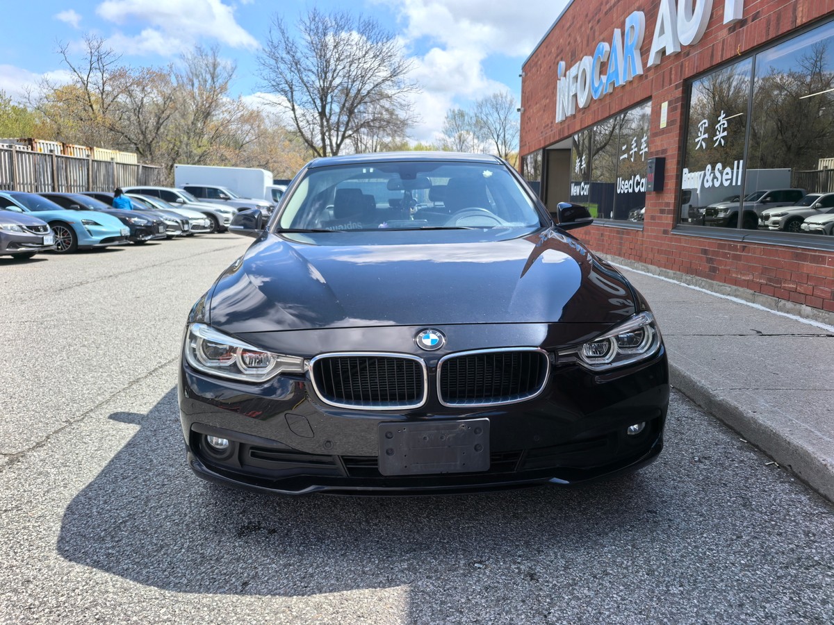 2017 BMW 3-Series 320i xDrive64158154365697123