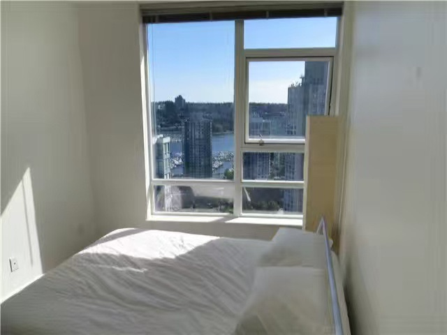 Vancouver Downtown – 2 Bed + 2 Bath + Den + Dining Room Apartment (Yaletown)63457420947203121