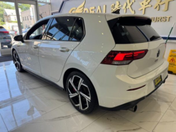 2024 VOLKSWAGEN GOLF GTI SE63333536206339123