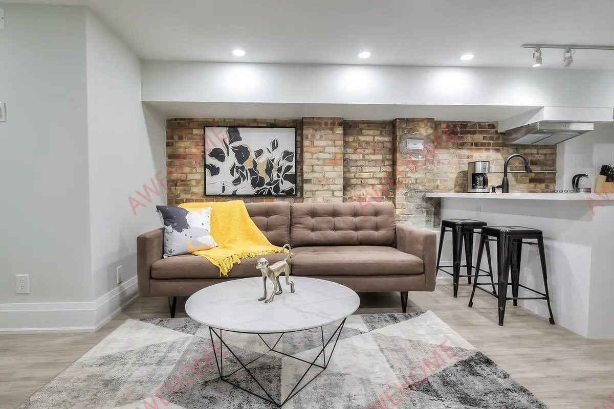 Snazzy 2BR Suite near Dundas Square63746205308547120