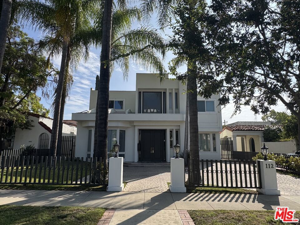 112 N Elm Drive Beverly Hills CA, 9021063813490993795120