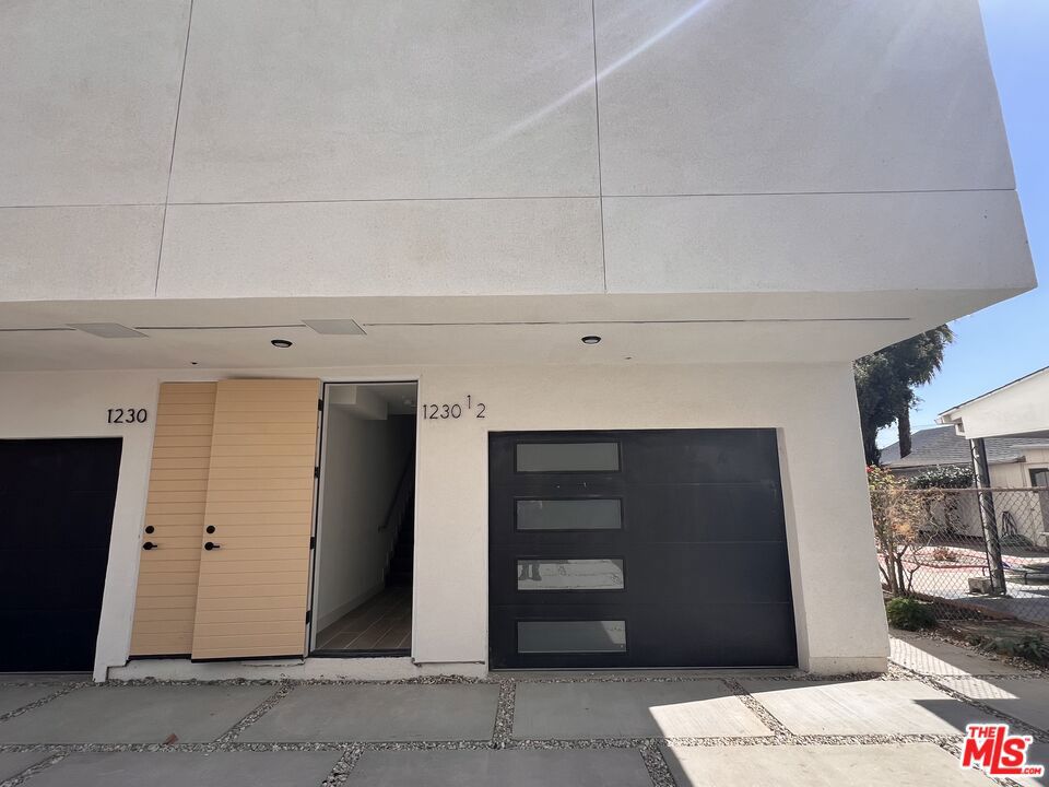 1230 S Berendo Street Los Angeles CA, 9000664131119007745121