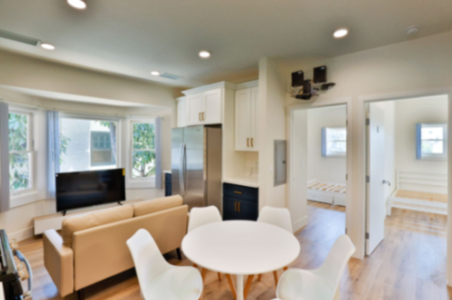 1426 W 27th St63590043485185121