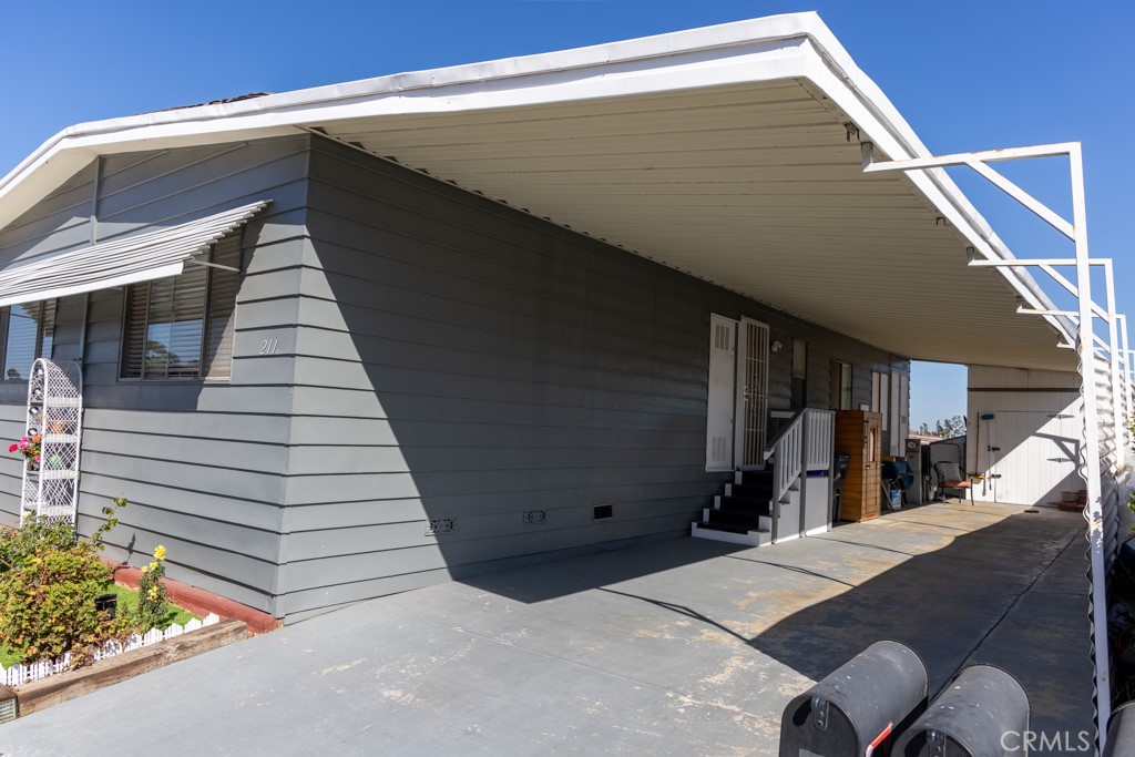 2601 E Victoria 211 Compton CA, 9022064092161190019121