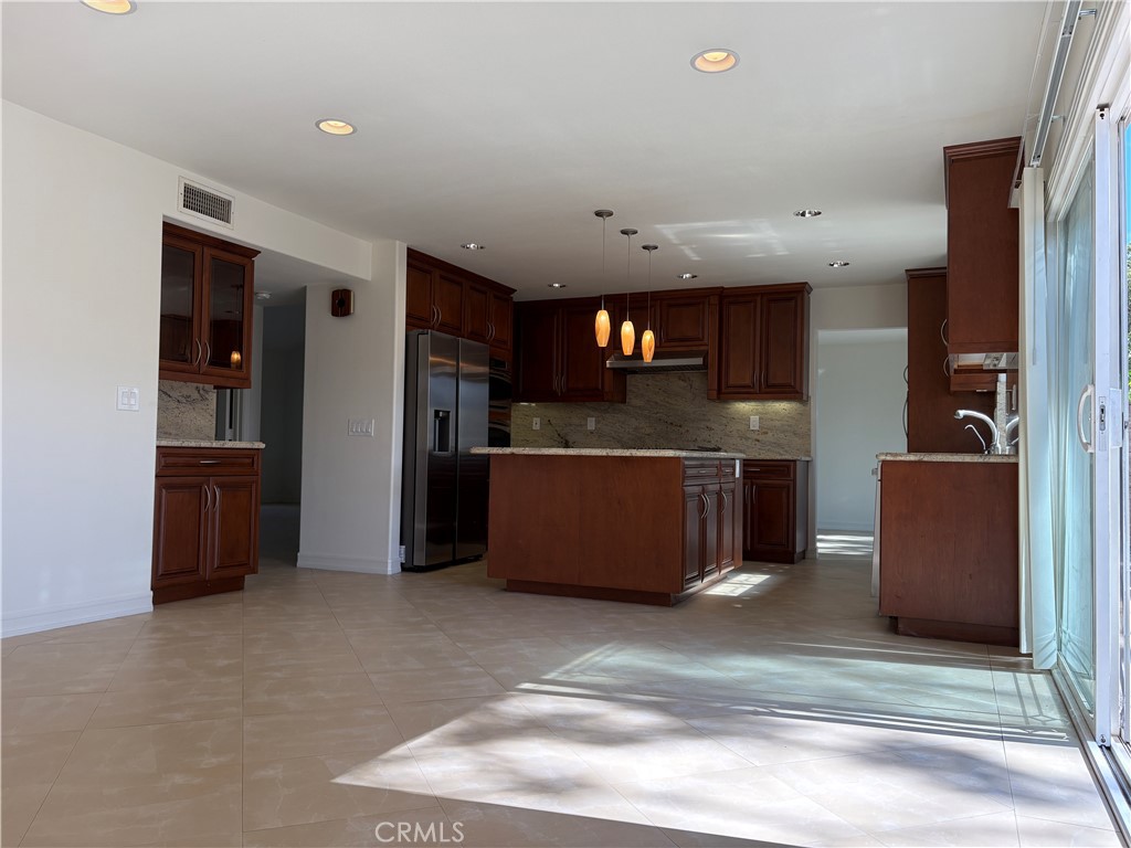 12 Longstreet Irvine CA, 9262063712114656001121