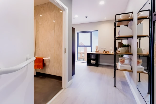 Gold Plus En-suite Electric Press, Sheffield