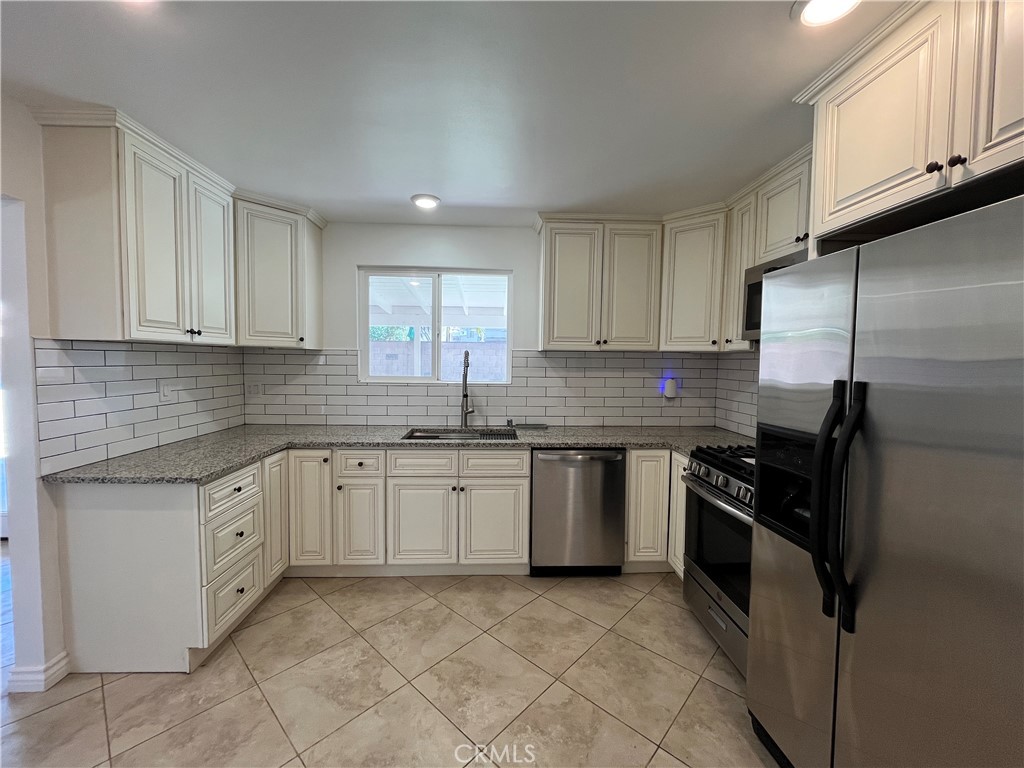 2476 Pierce Court Simi Valley CA, 9306563710469226369120